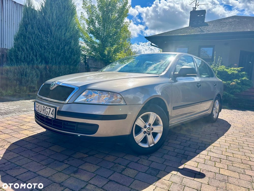 Skoda Octavia 1.6 Family Plus - 1