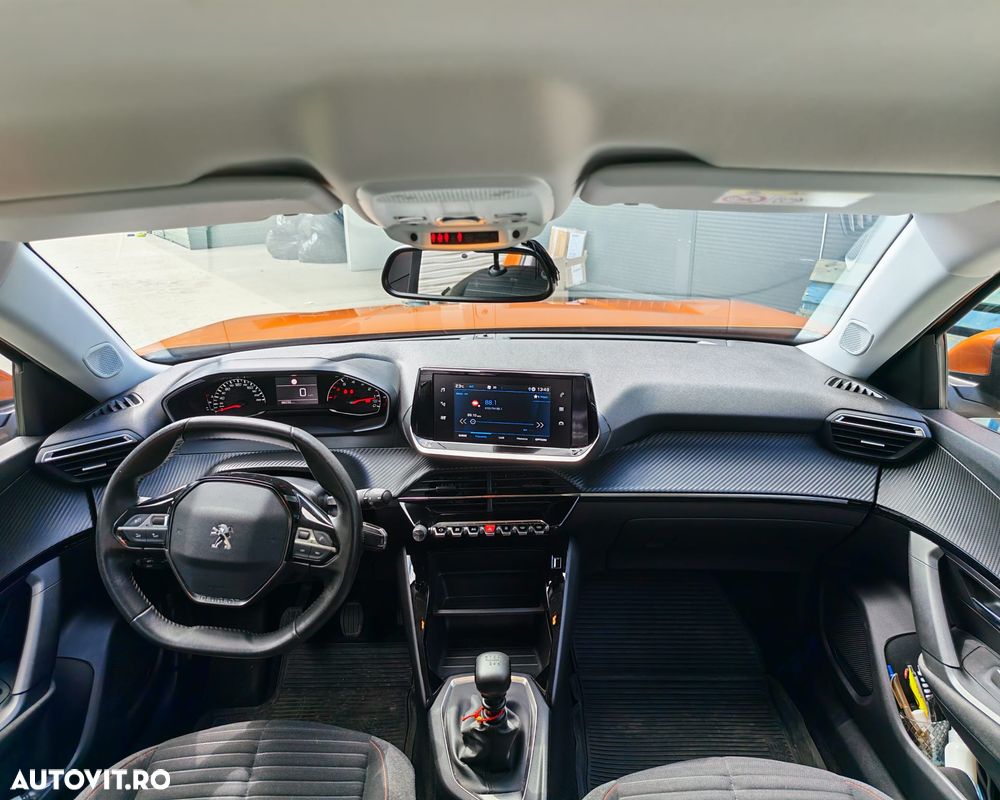 Peugeot 2008 1.2 L PureTech STT Active - 8