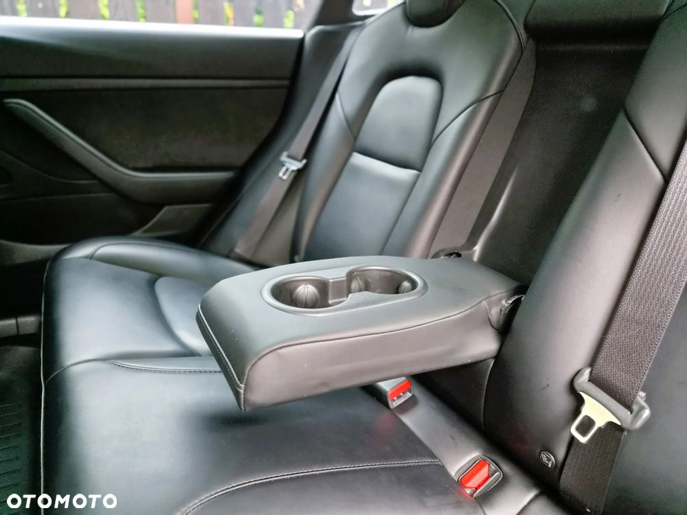 Tesla Model 3 - 21