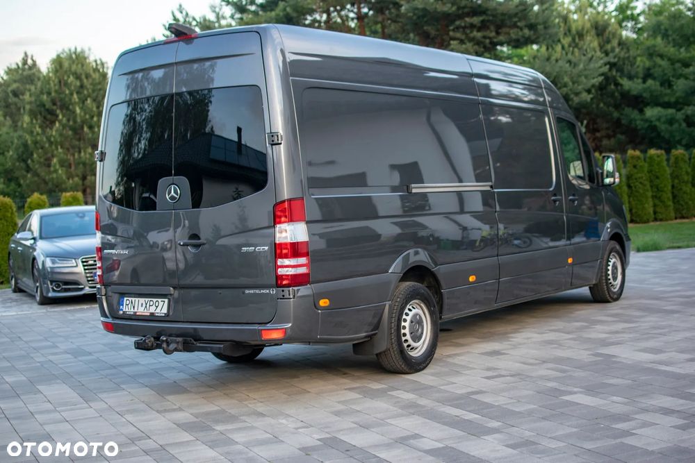 Mercedes-Benz Sprinter 319 - 15