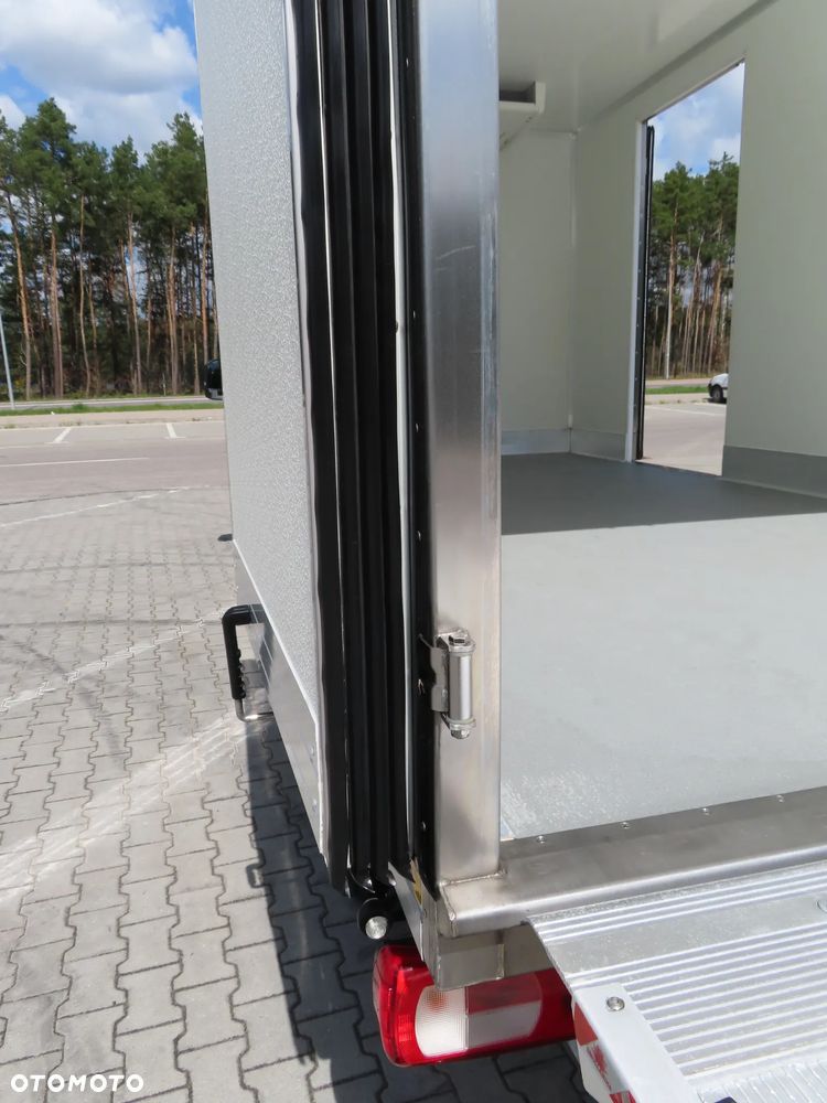 Volkswagen Crafter 50 BiTDI 2.0 177 KM Mroźnia -29 st.C + Winda Załadowcza DHOLLANDIA 750 Kg UDŹWIG, Grube Ściany Chłodnia Boczne Drzwi IGLOOCAR Rozstaw Osi 4490 mm, DMC 3500 Kg, Kat. Prawa Jazdy B, Tylne Koła Bliźniacze WZMACNIANY, Tempomat, Asystent Jazdy Stan Wizualny I Techniczny NOWY Tak Jak Z Taśmy Produkcyjnej Gotowy Dostępny OKAZJA POLECAM - 26