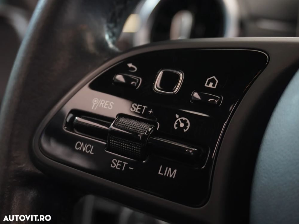 Mercedes-Benz CLA 180 d 7G-DCT - 24