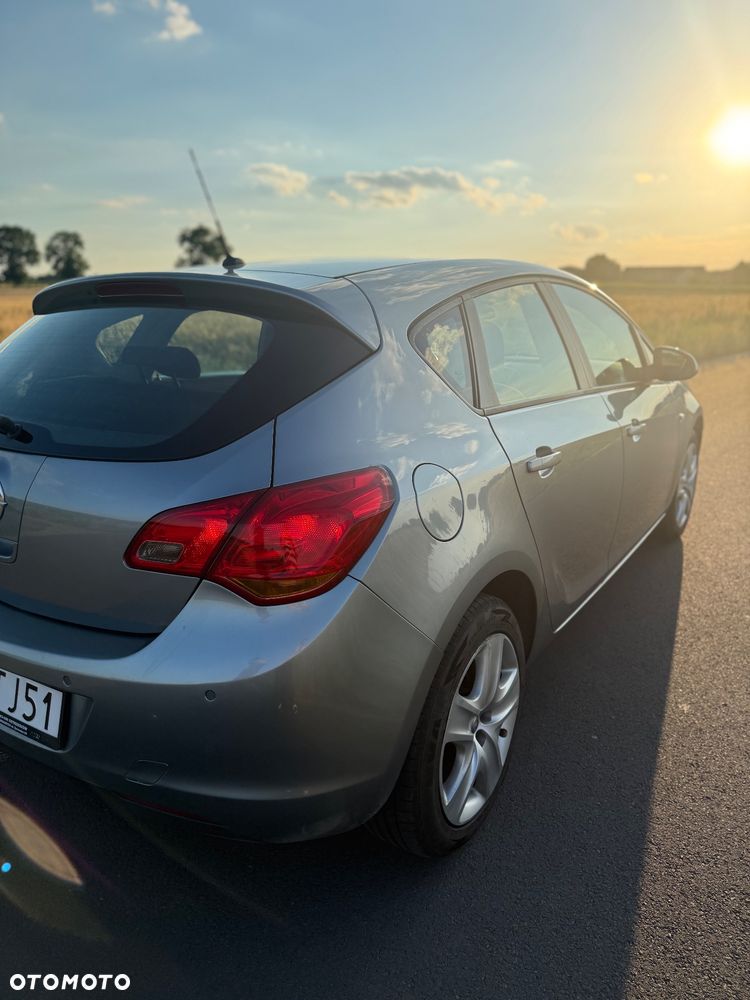 Opel Astra 1.6 Enjoy - 8