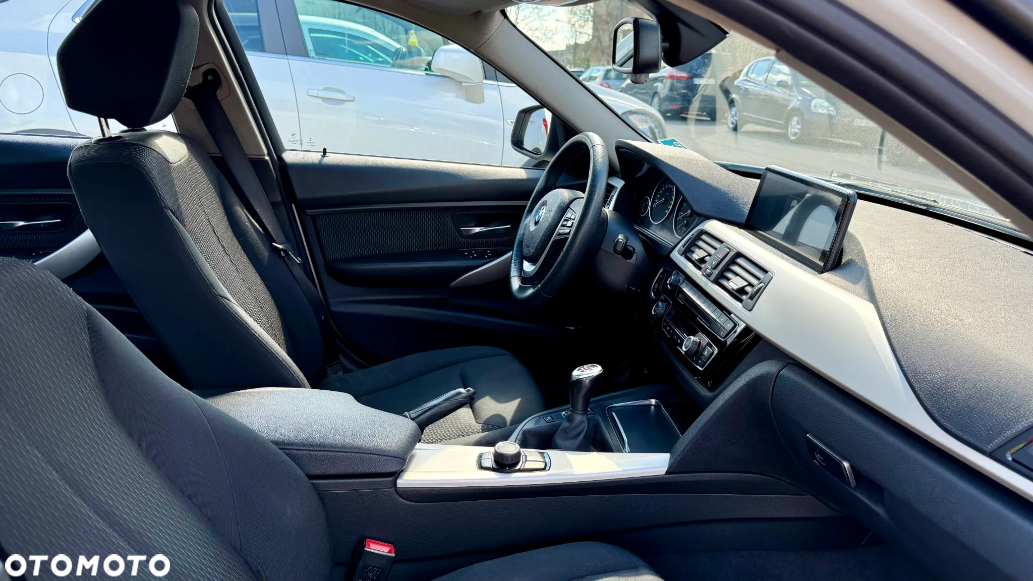 BMW Seria 3 318i - 31