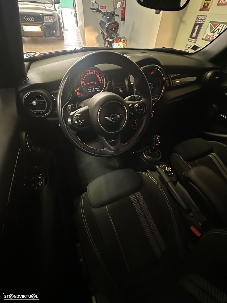 MINI 5 Portas Cooper SD Auto - 19