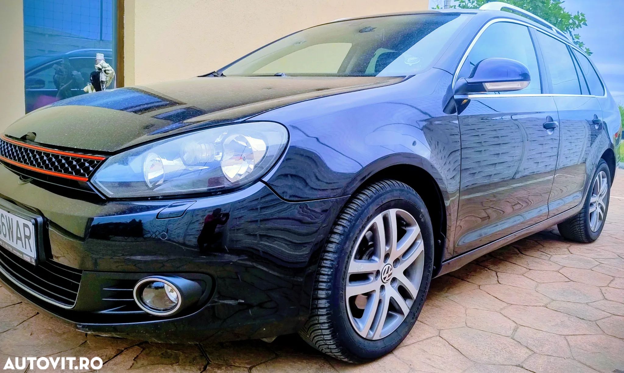 Volkswagen Golf - 1