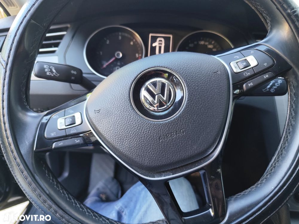 Volkswagen Passat 2.0 TDI Comfortline - 13