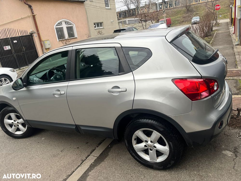 Nissan Qashqai 2.0 DCI 4 x 4 DPF Aut tekna - 2