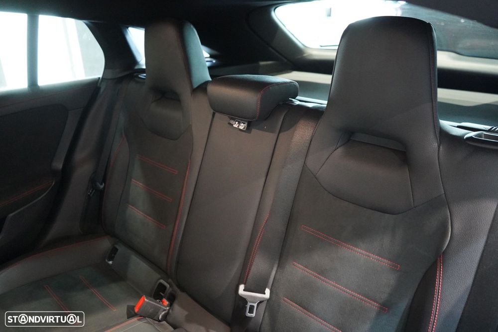 Mercedes-Benz CLA 180 - 18