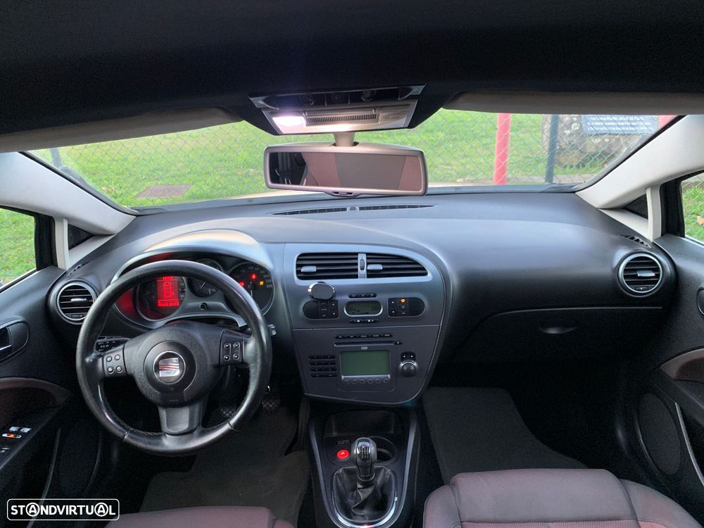 SEAT Leon 2.0 TDI FR DPF - 48