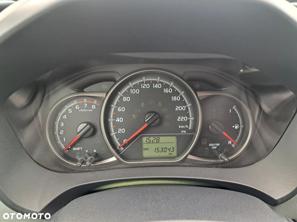 Toyota Yaris 1.33 Active - 17