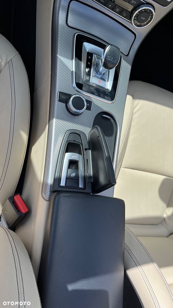 Mercedes-Benz SLC 300 9G-TRONIC Final Edition - 20