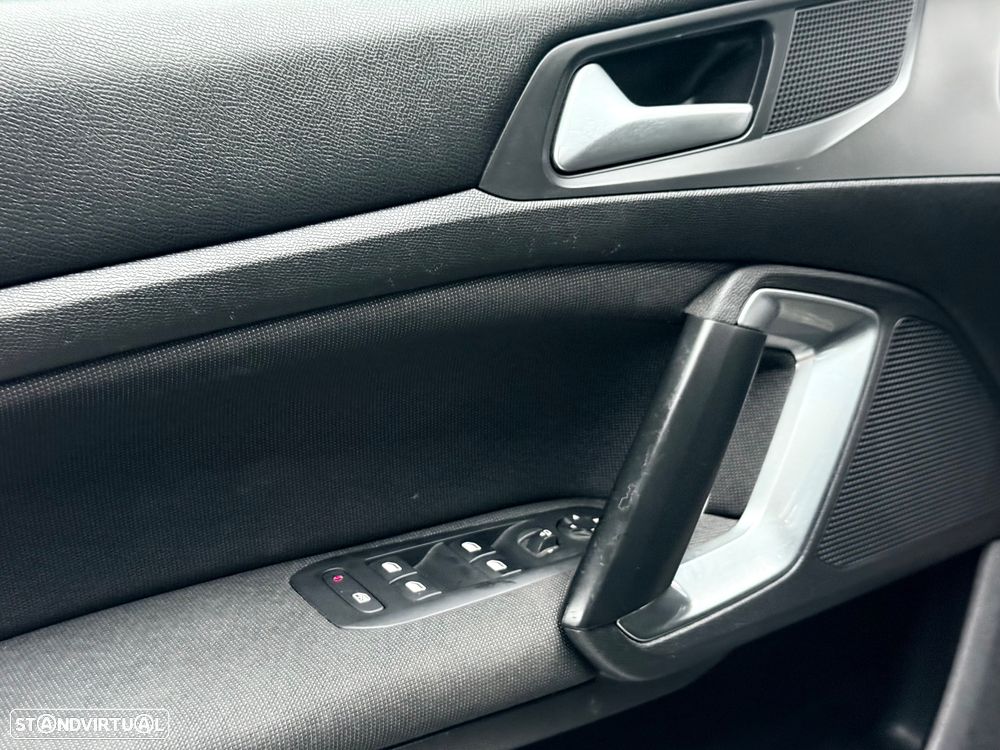 Peugeot 308 SW BlueHDi 130 EAT8 Allure - 9