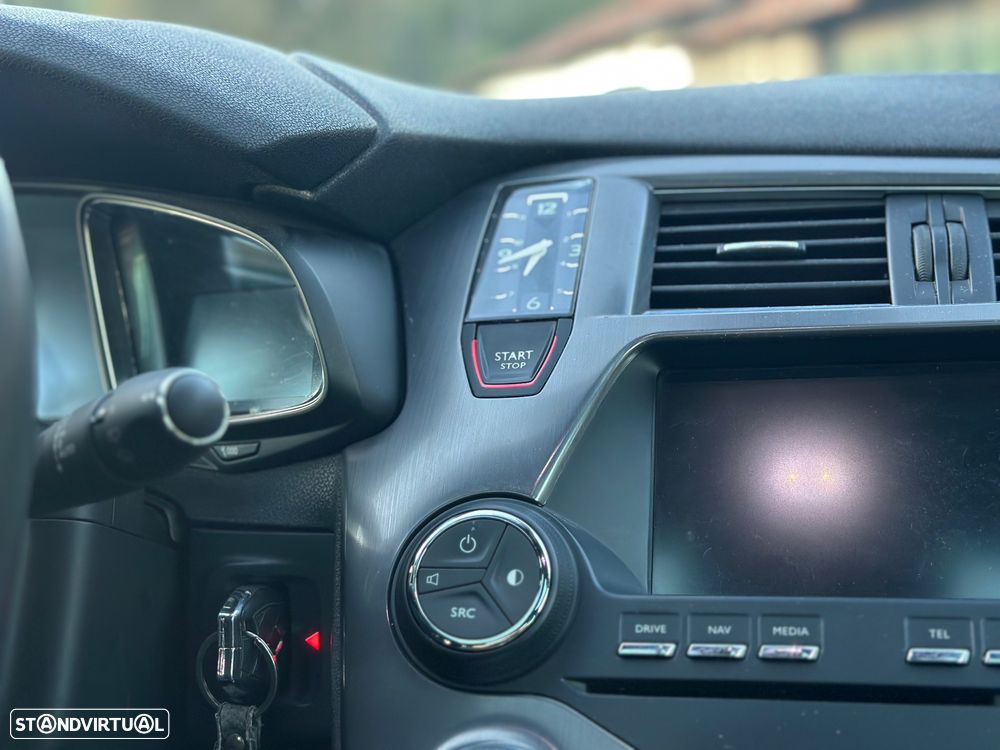 DS DS5 1.6 BlueHDi So Chic - 41