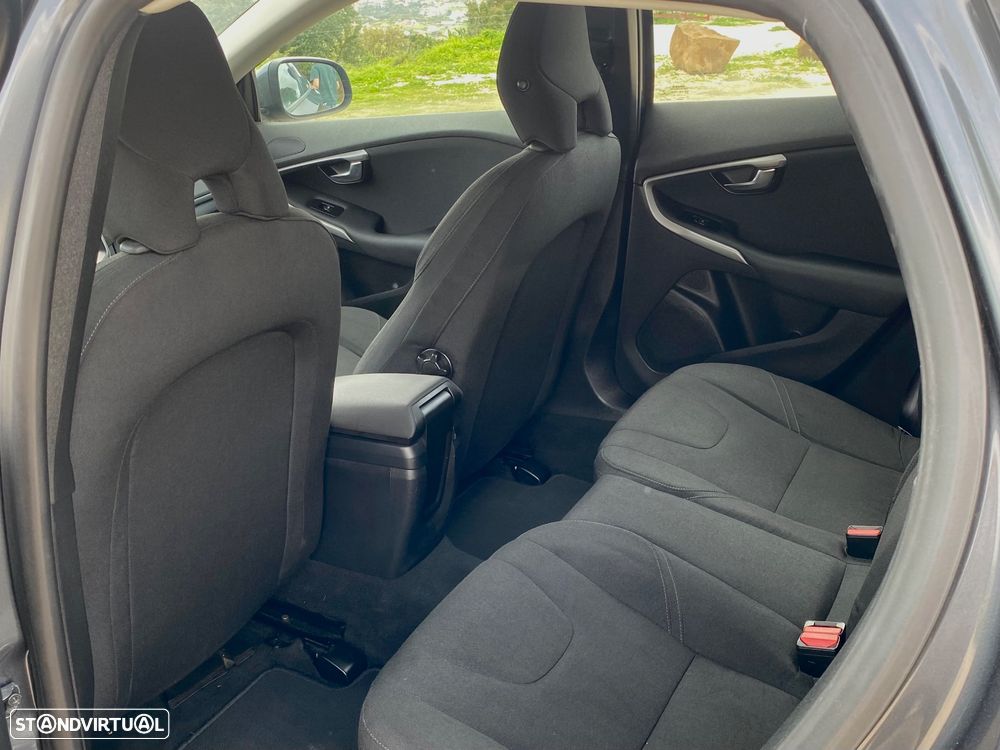 Volvo V40 D2 - 9