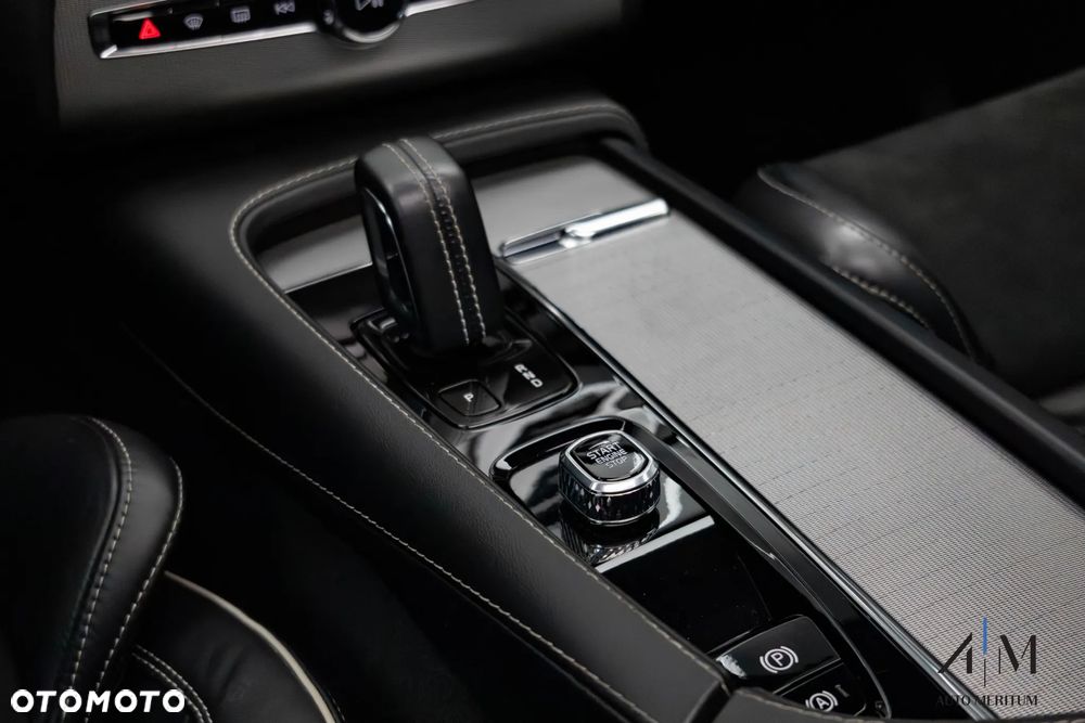 Volvo XC 90 B5 D AWD Ultimate Dark - 22