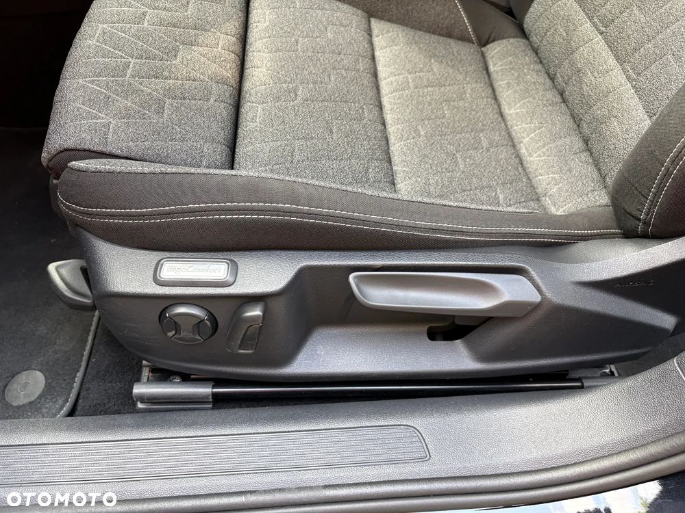 Volkswagen Passat - 14