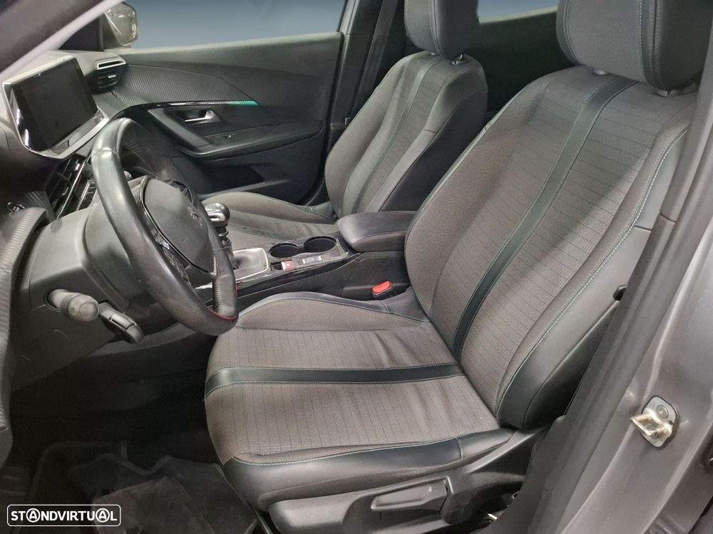 Peugeot 2008 1.2 PureTech Allure - 11
