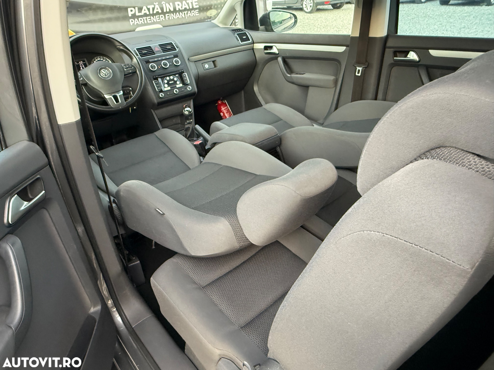 Volkswagen Touran 1.6 TDI BlueMotion Technology Comfortline - 8