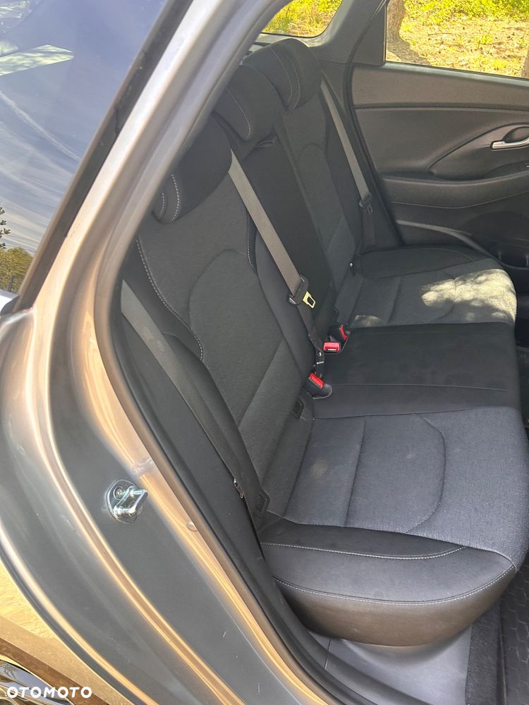 Hyundai i30 1.6 D Comfort DCT - 30