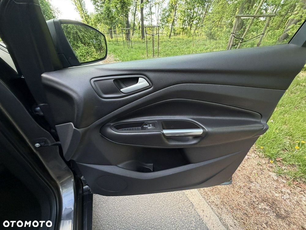 Ford Kuga - 33