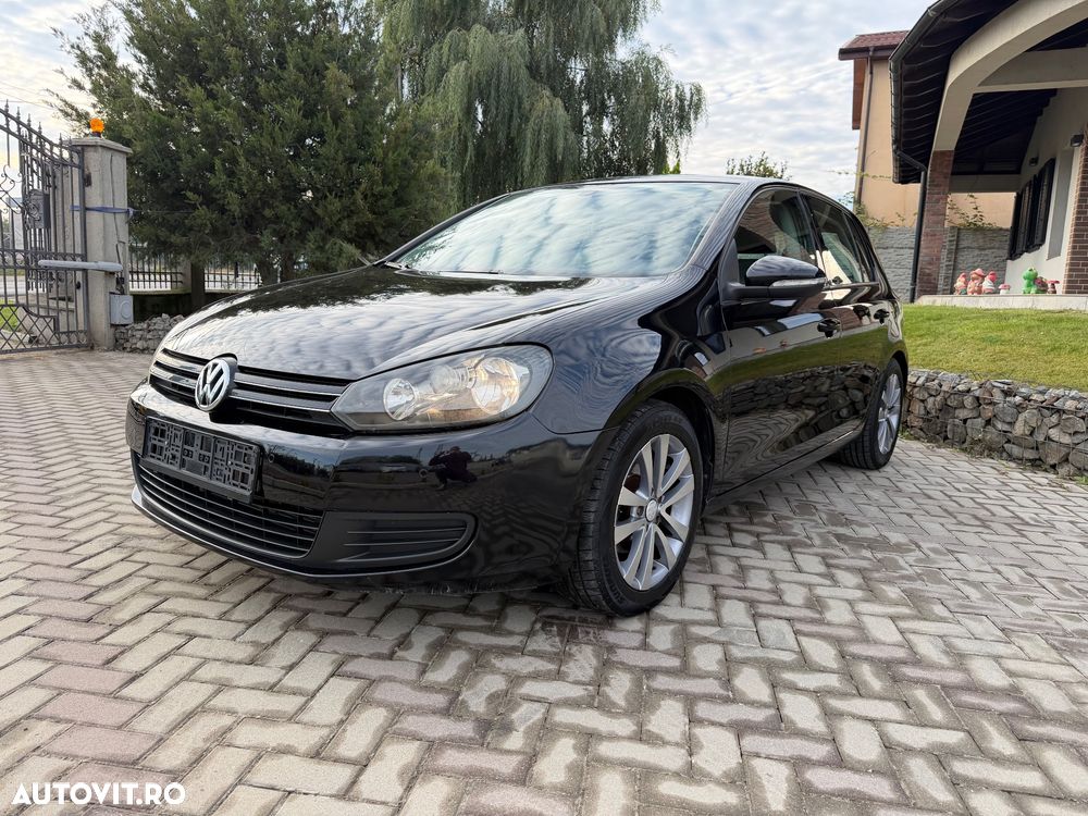 Volkswagen Golf - 1