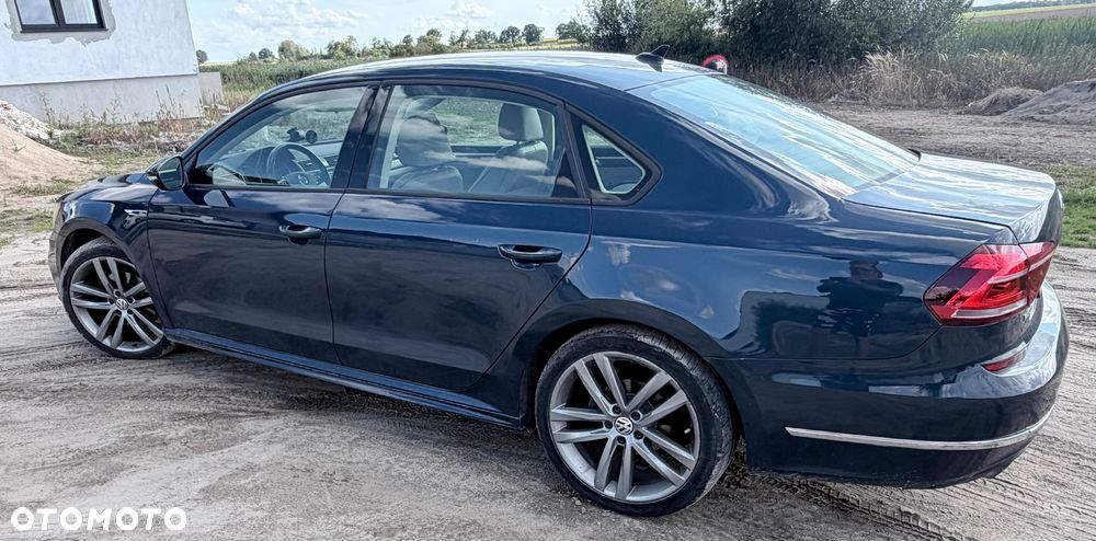 Volkswagen Passat - 14