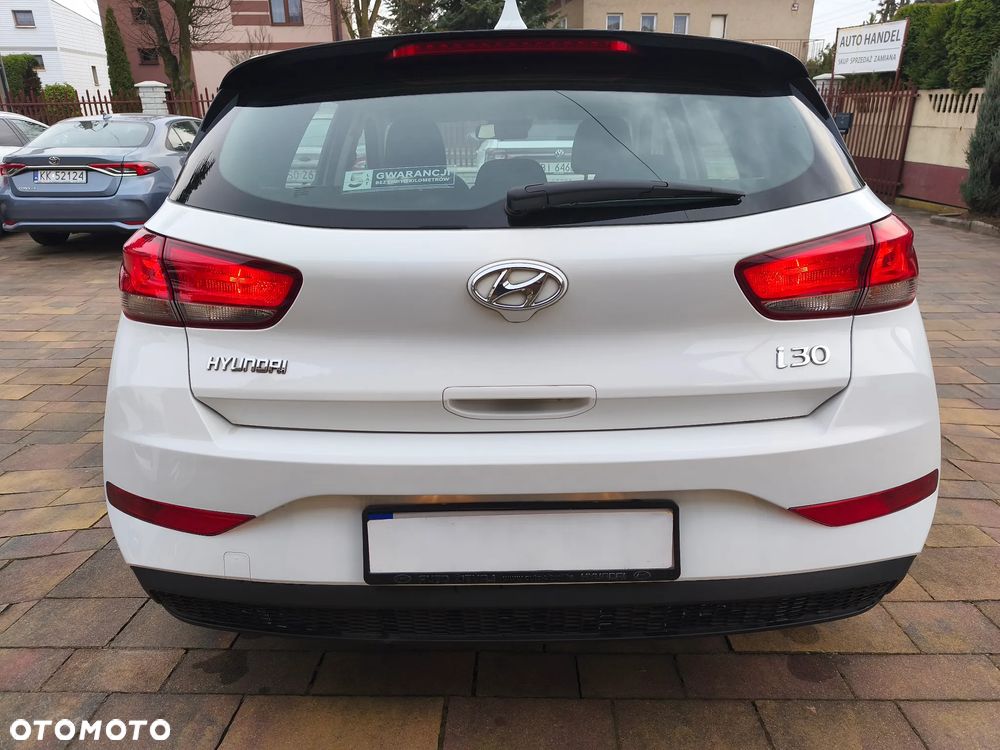 Hyundai i30 1.5 DPI Classic + - 24