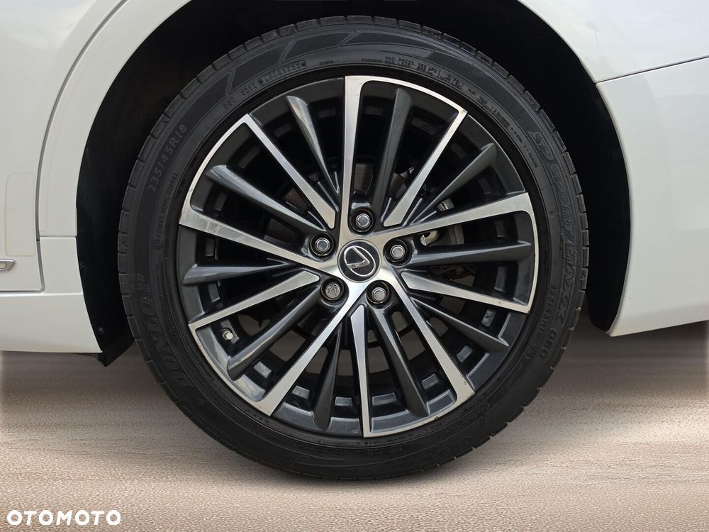 Lexus ES 300h Business Edition - 33