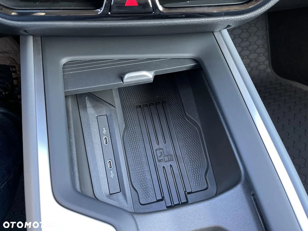 Volkswagen Passat - 33