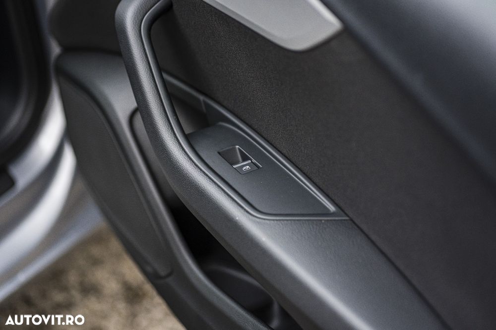 Audi A4 Avant 35 TDI S tronic design - 26