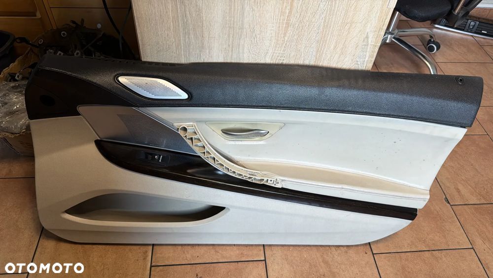 TAPICERKA DRZWI BMW F12 F13 PRAWY PRZÓD - 1