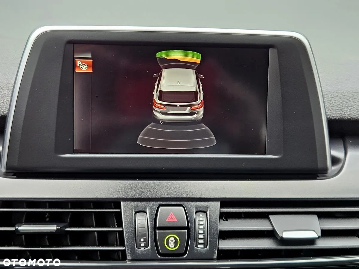 BMW Seria 2 218d xDrive - 25