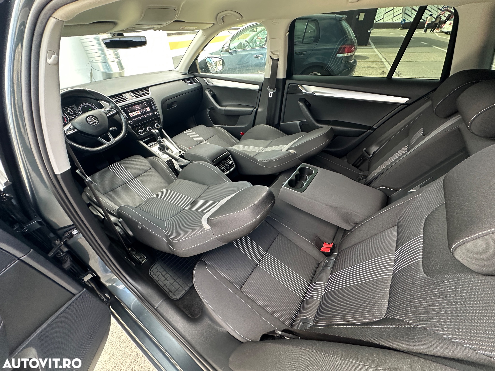Skoda Octavia Combi Diesel 1.6 TDI DSG Style - 11