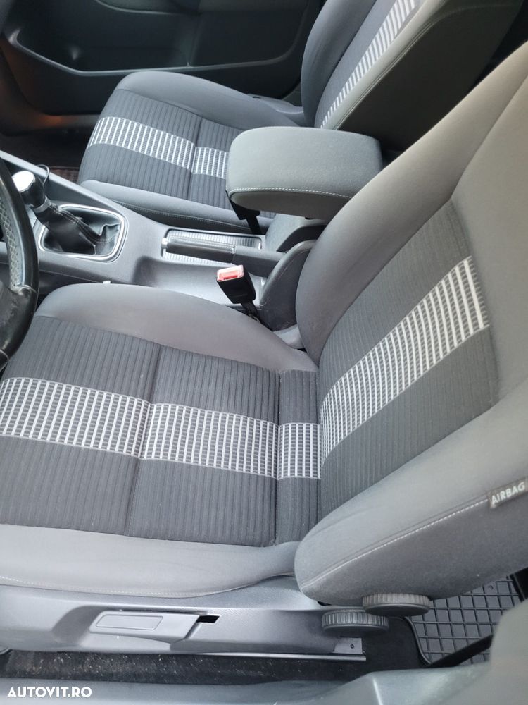 Volkswagen Golf 2.0 TDI DPF United - 6