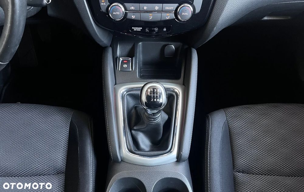 Nissan Qashqai 1.2 DIG-T N-Connecta EU6 - 17