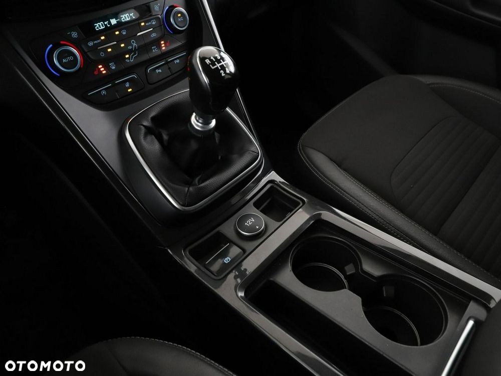 Ford Kuga 1.5 EcoBoost 2x4 Titanium - 27