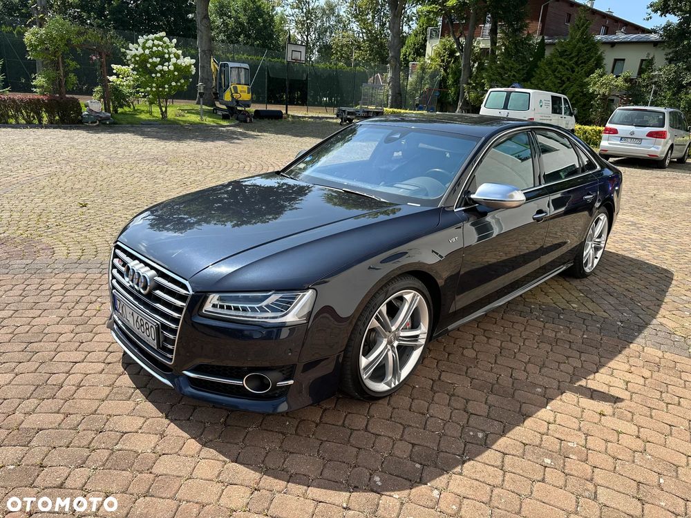 Audi S8 - 1