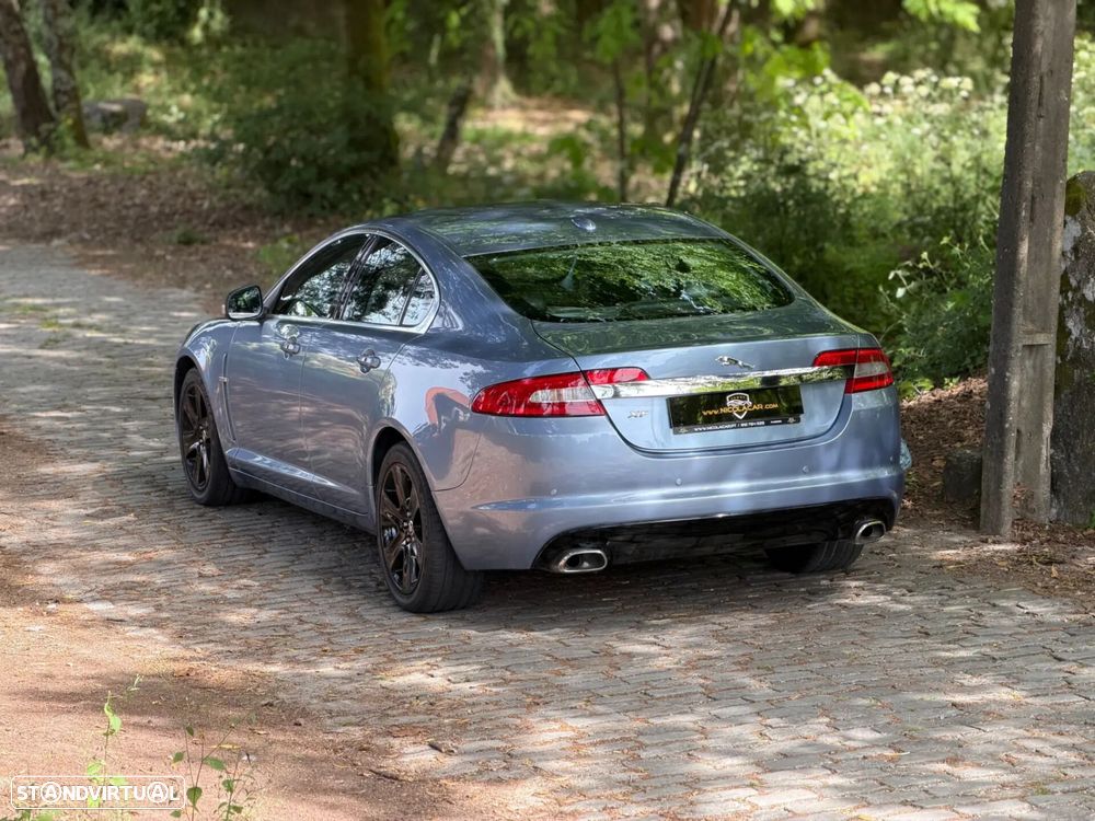Jaguar XF 2.7 D V6 Premium Luxury - 6