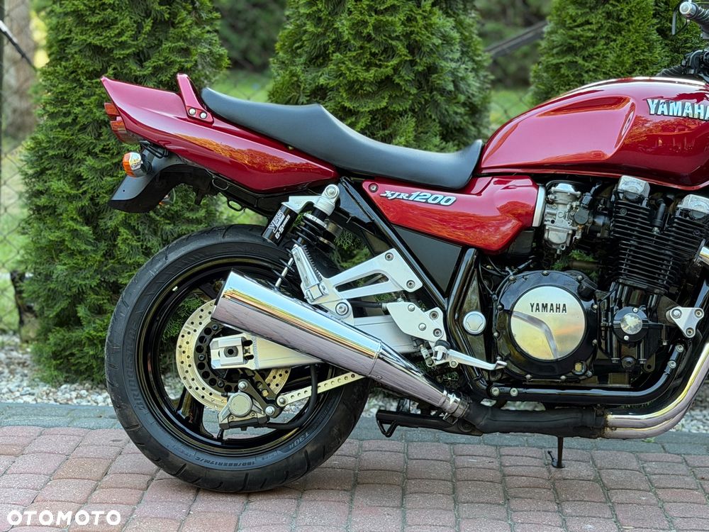 Yamaha XJR - 9