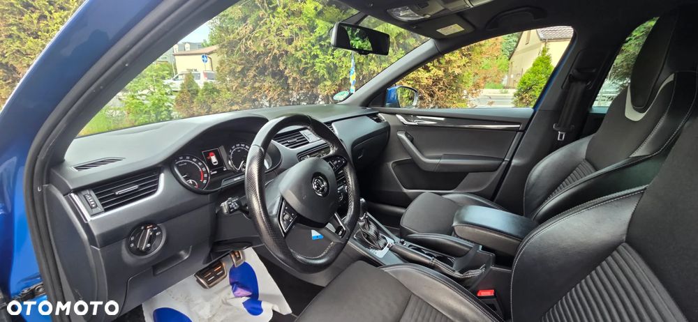 Skoda Octavia 2.0 TDI DSG RS - 32