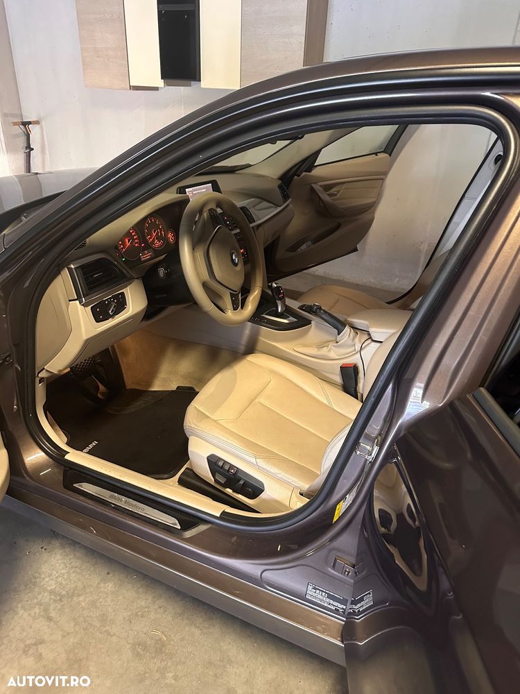 BMW Seria 3 328i Touring Aut. - 3