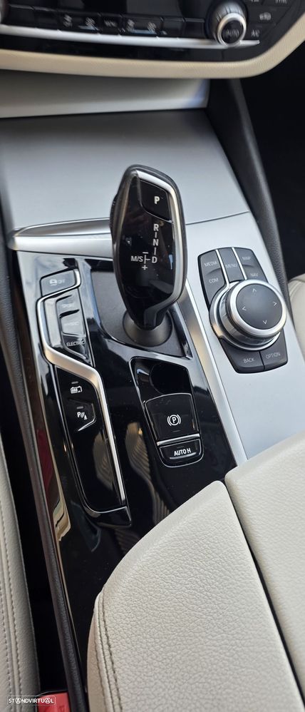 BMW 530 e - 13