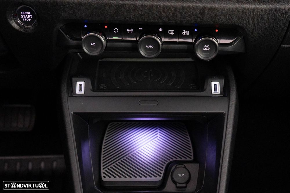 Citroën C4 X 1.2 PureTech Shine Pack EAT8 - 26