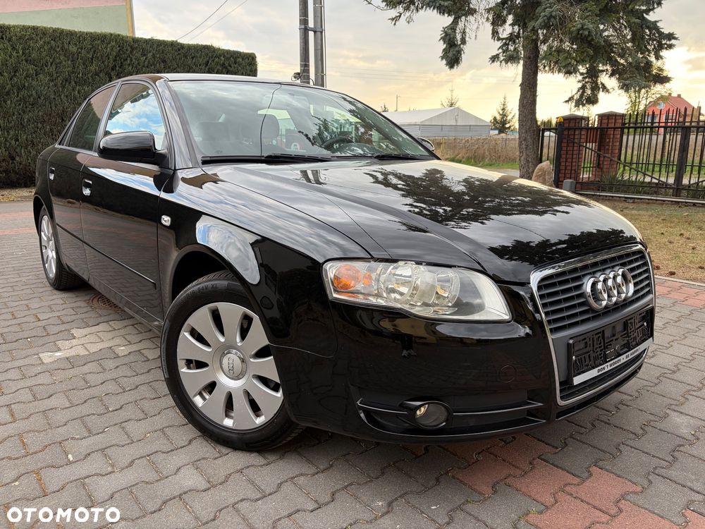 Audi A4 Limousine - 1