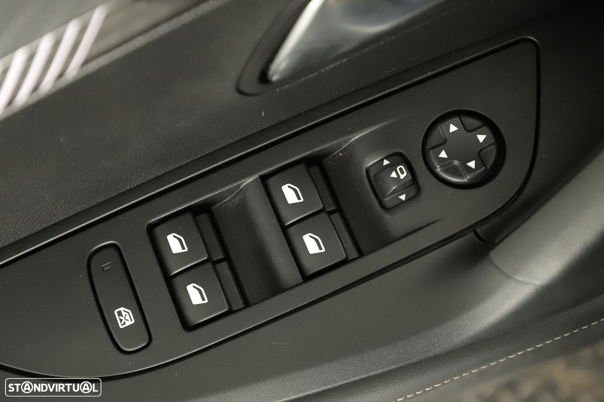 Peugeot 2008 1.2 PureTech Allure - 22