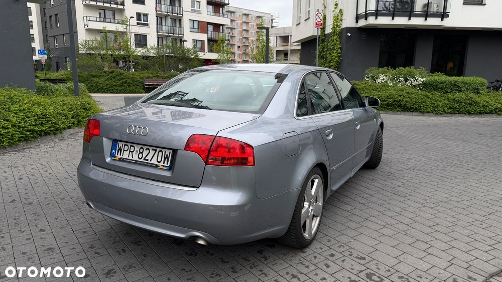 Audi A4 Limousine - 6