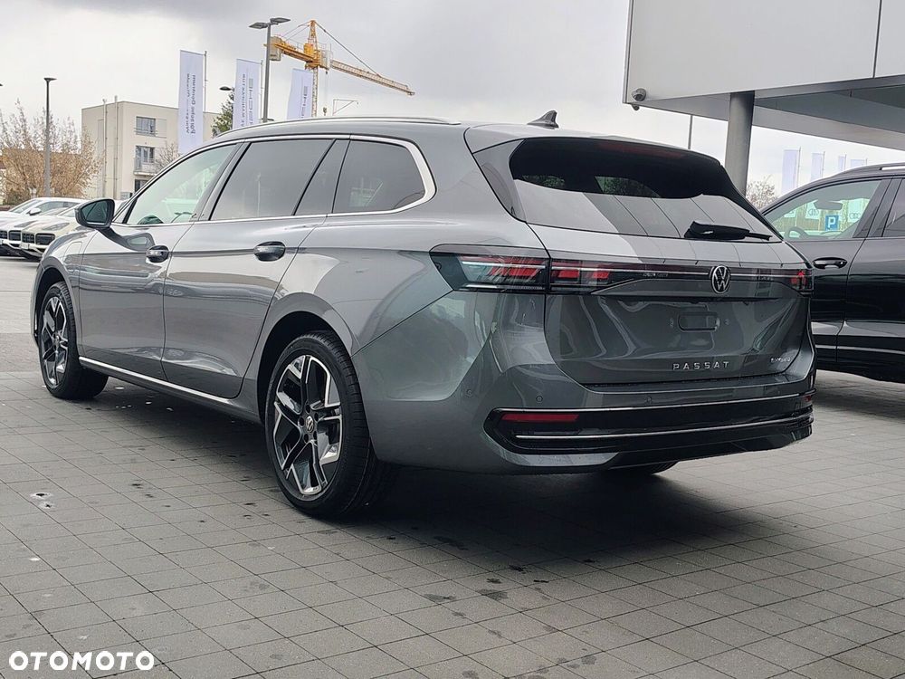Volkswagen Passat - 5