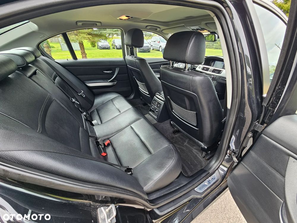BMW Seria 3 320d DPF Edition Sport - 15