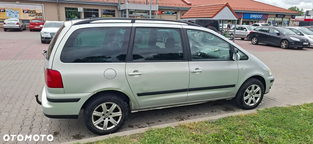 Volkswagen Sharan 1.9 TDI Comfortline - 4